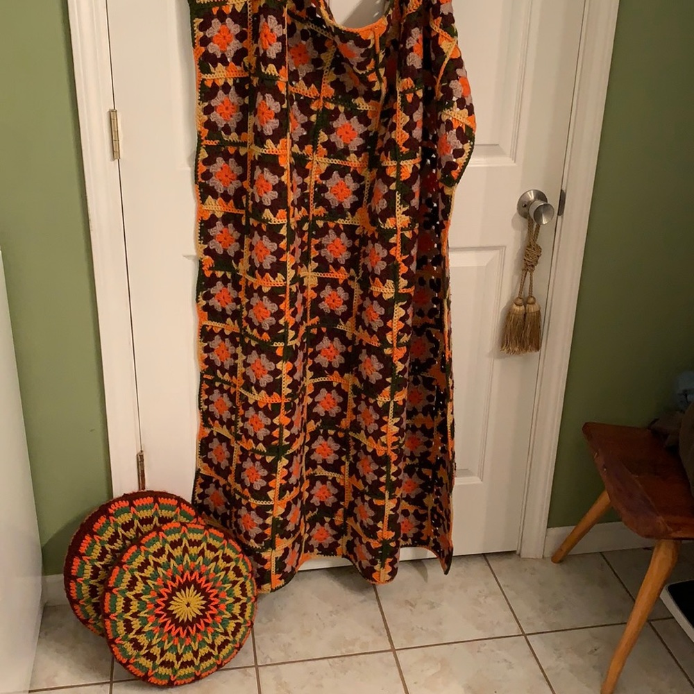 Vintage Afghan throw and two pillows